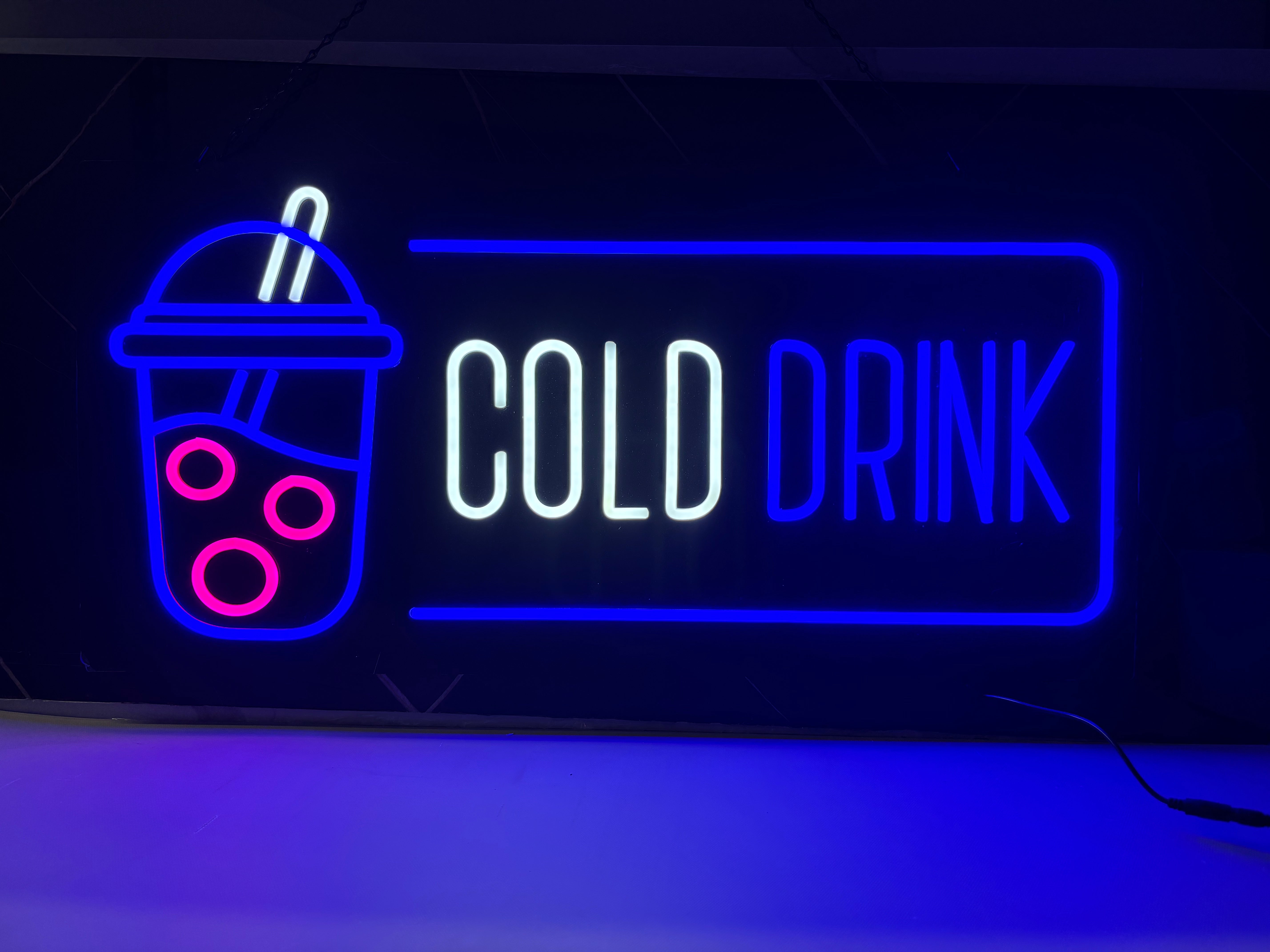 "COLD DRINK" Led Design 35''x17''